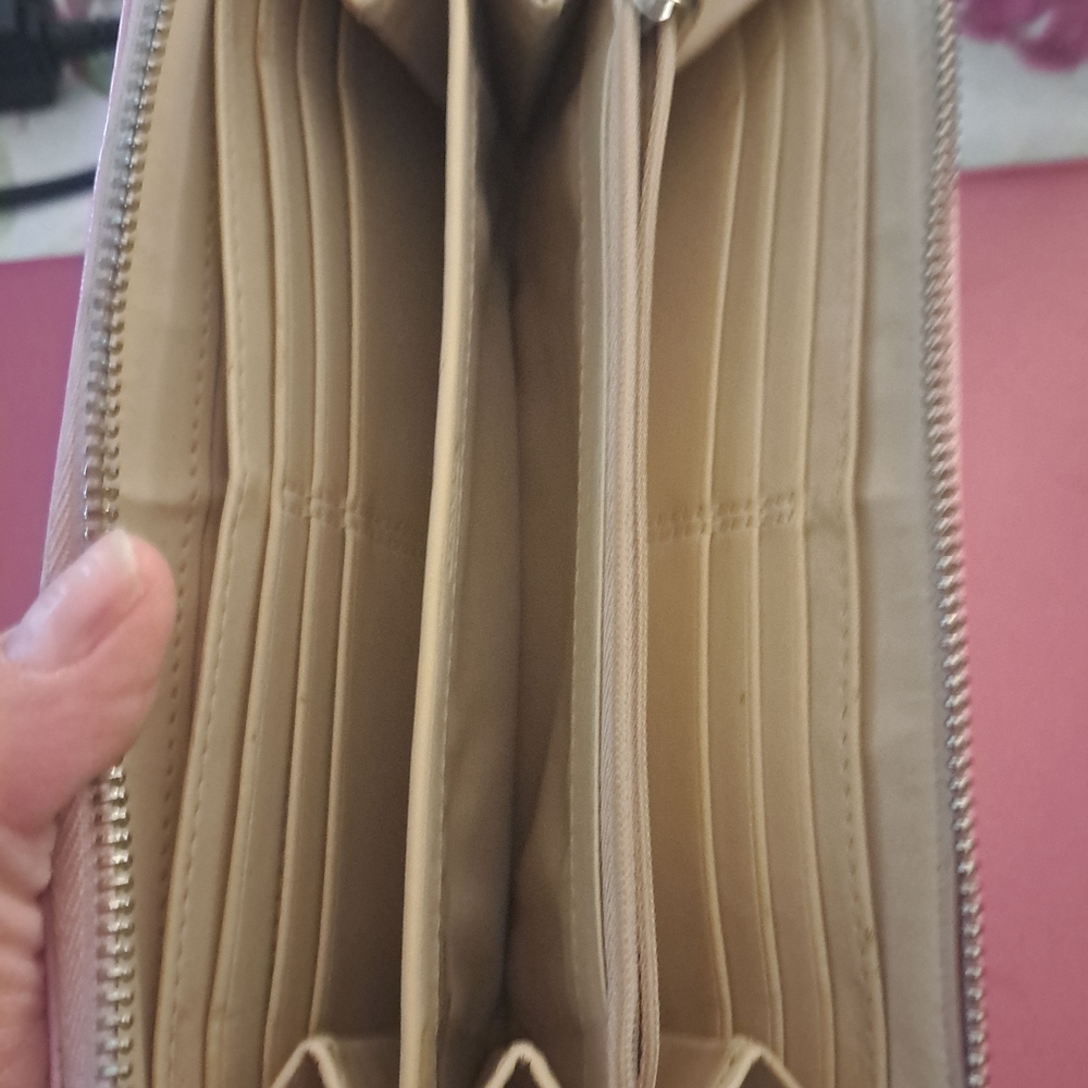 Coach Signature Wallet - Picture 3 of 5